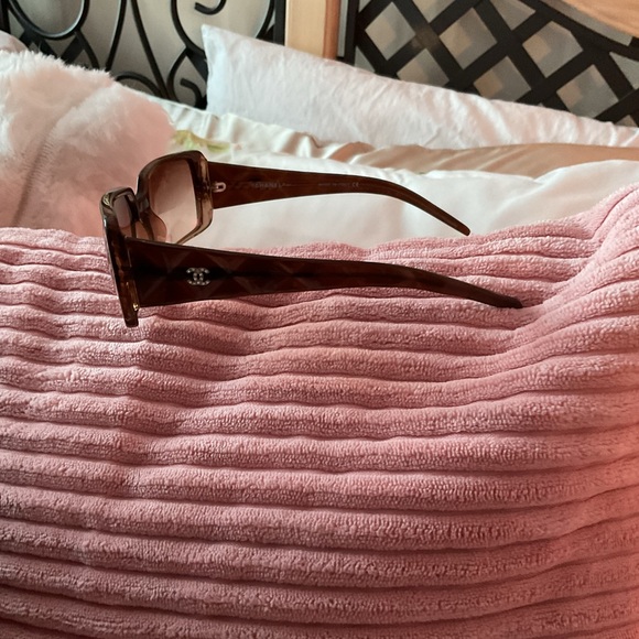 Chanel Rectangular Sunglasses in EUC $150 No scratches or sign of wear. See pics - Picture 13 of 15